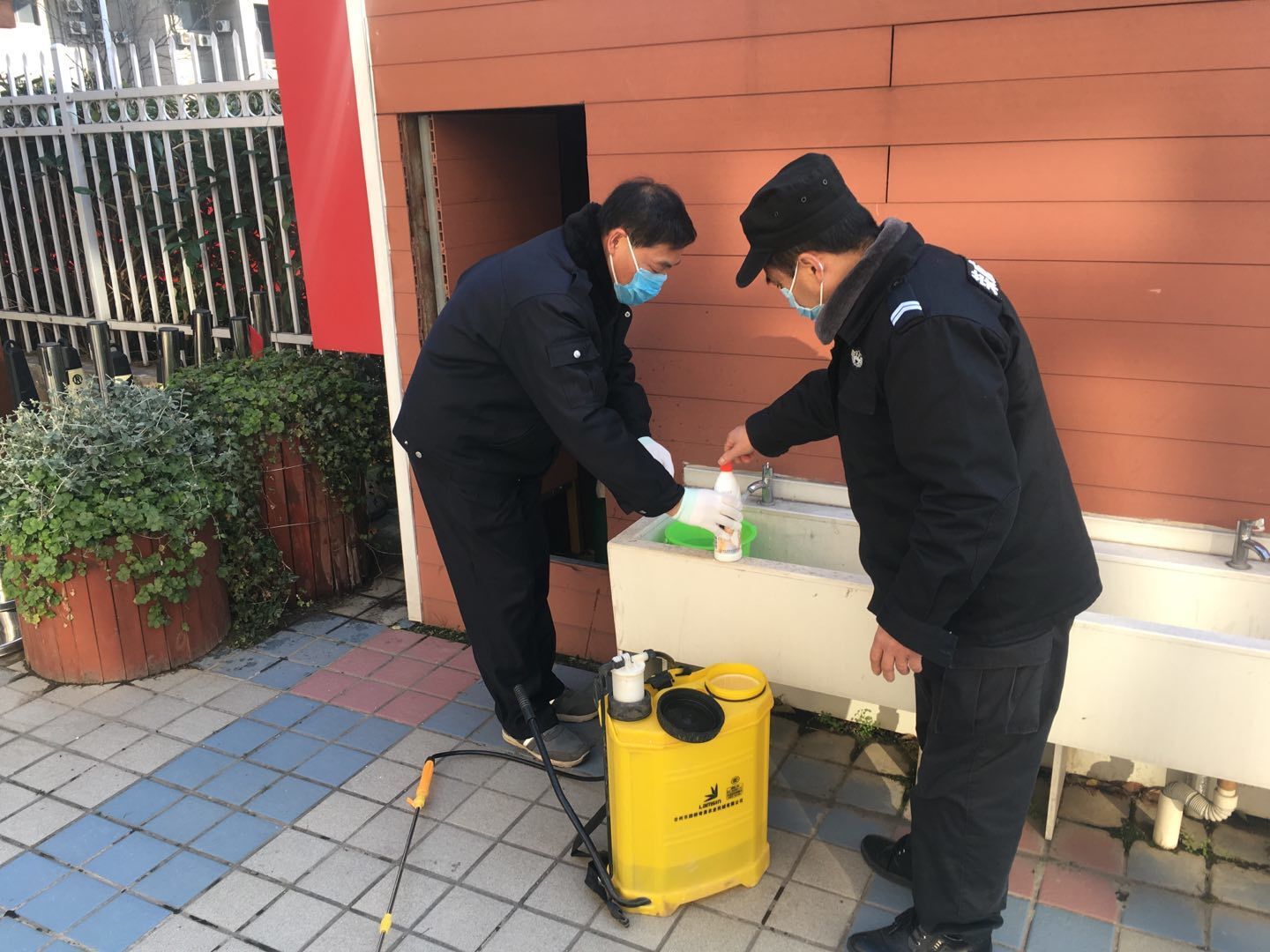 “疫”不容辞，坚守“疫”线2.jpg